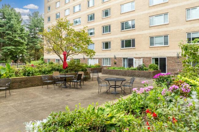 Legacy At Imperial Village 712 I 1 Bed 1 Bath Apartment *